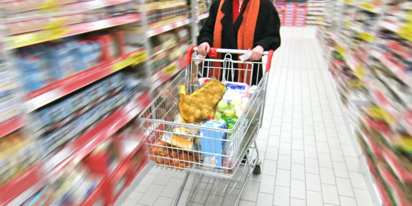 Einkaufen Einkaufswagen Supermarkt © peppi18.jpg