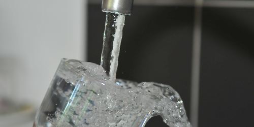 wasser trinkwasser wasserhahn wasserleitung durst glas © pixabay.jpg
