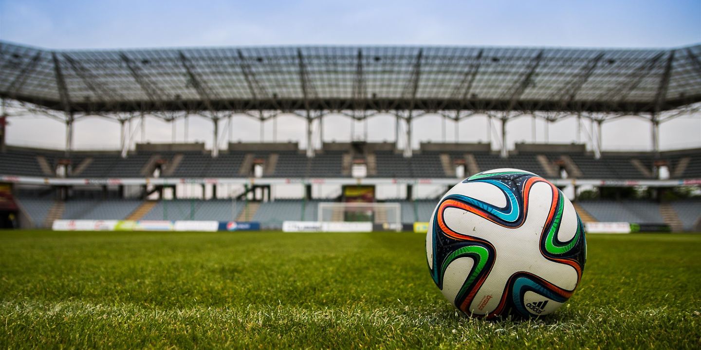 fußball ball rasen stadion © pixabay.jpg