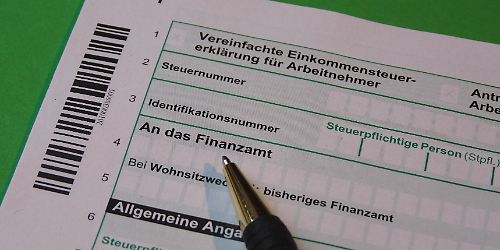 steuererklärung finanzamt lohnsteuer einkommen erklärung geld © pixabay.jpg