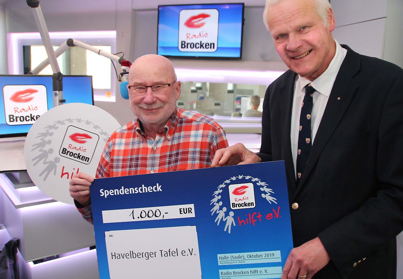 Havelberger Tafel erhält 1.000 Euro Spende vom Radio Brocken hilft e.V. .JPG