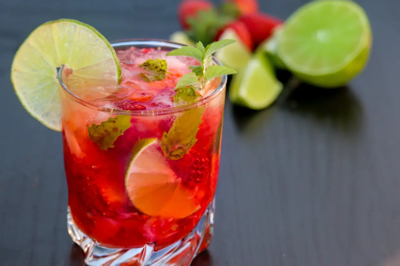 cocktail sommer himbeer drink eis © pixabay.jpg